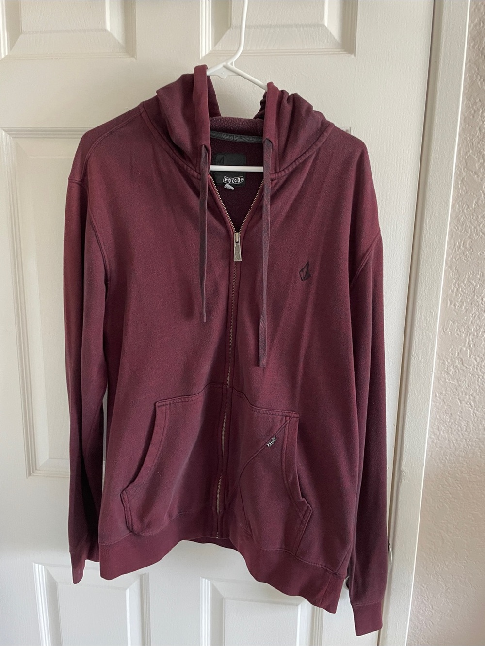 Volcom Maroon Full-Zip Hoodie L